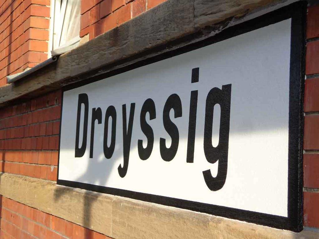Bahnhof Droyssig - Uebernachten Im Denkmal Exterior photo